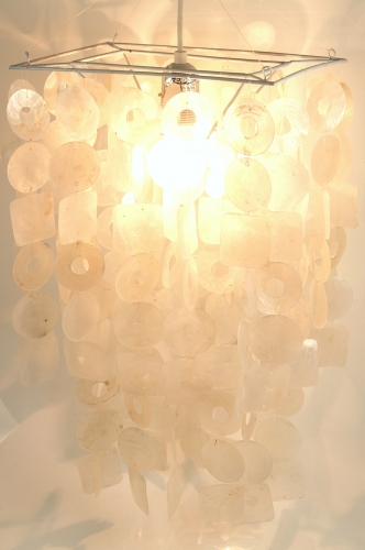 Ceiling lamp/ceiling light fixture, shell lamp made of hundreds of Capiz, mother of pearl platelets - model Seventy - 45x30x20 cm 