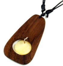 Ethno wood jewelry necklace, surfer necklace with mother-of-pearl..