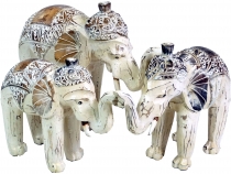 Carved elephant in 3 sizes - white