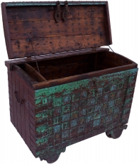 Large Indian wedding chest, wheel chest - Model 10