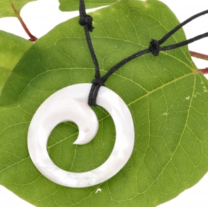 Ethno amulet, Tibet necklace, Tibet jewelry, shell necklace - spiral of life white Ø5 cm